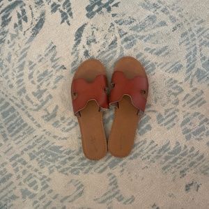 Universal Thread size 7.5 sandals
